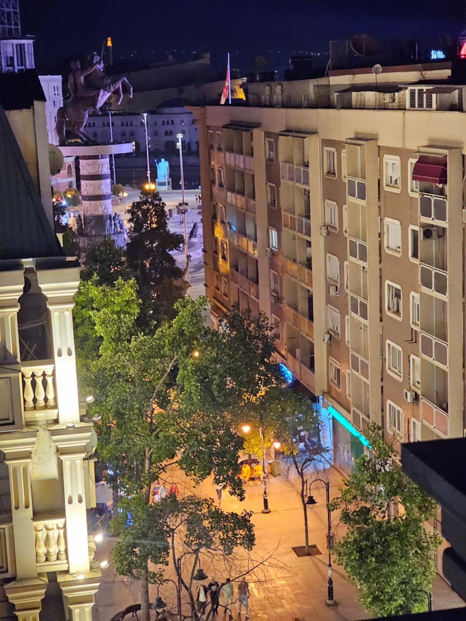 Rooftop Apartment At Mainsquare スコピエ エクステリア 写真